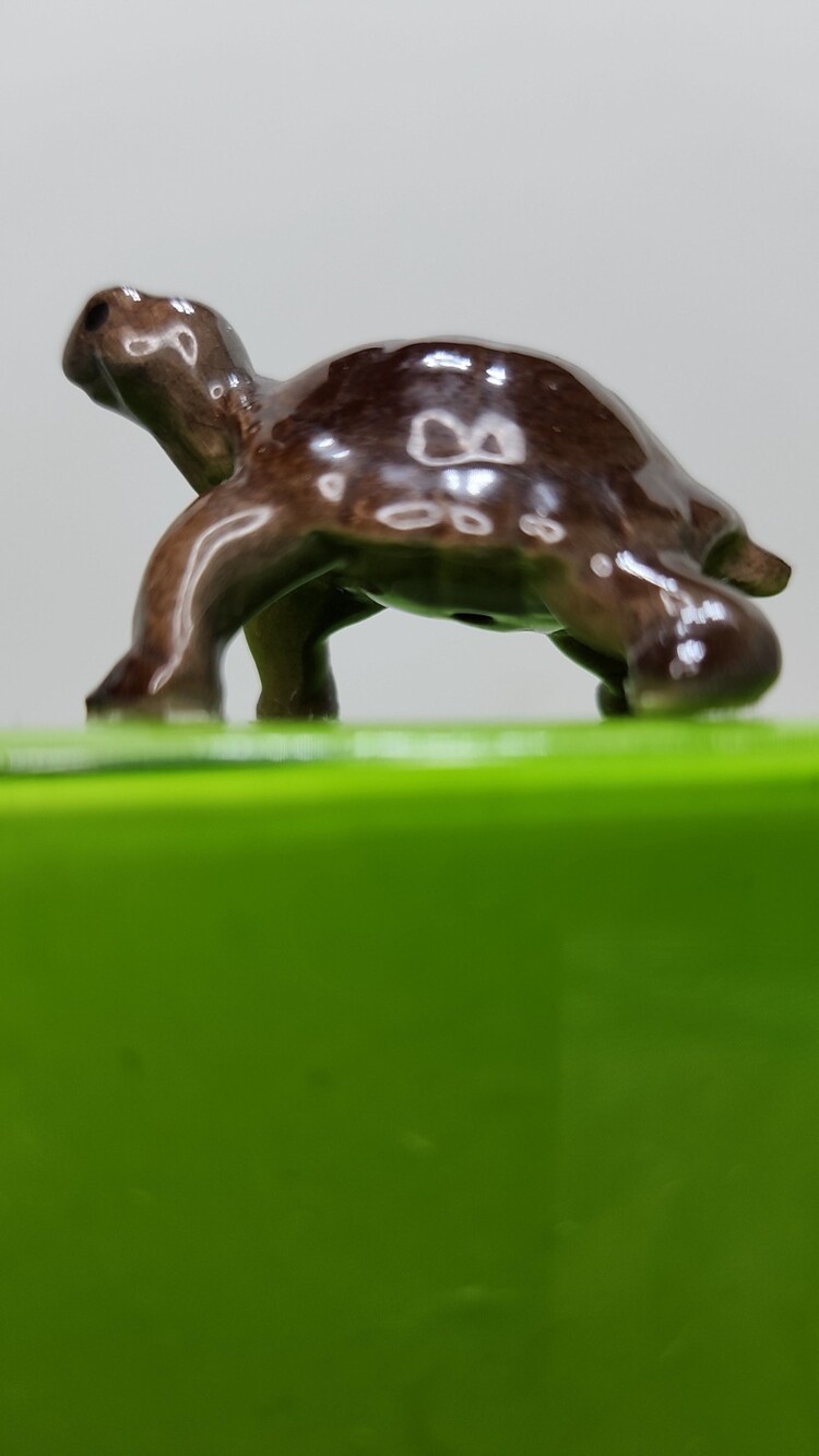 Hagen Renaker Miniature Mini Ceramic Tortoise Turtle Brown Figure Figurine